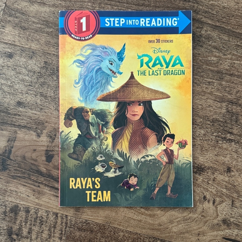 Disney Raya and the Last Dragon: Raya's Team Book